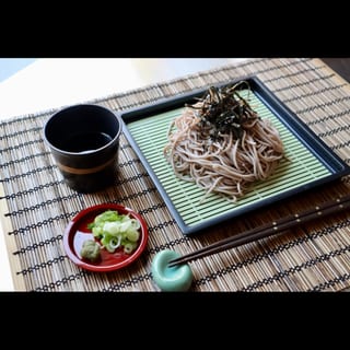 Rainbow Sprout Matcha Ten-Zaru Soba